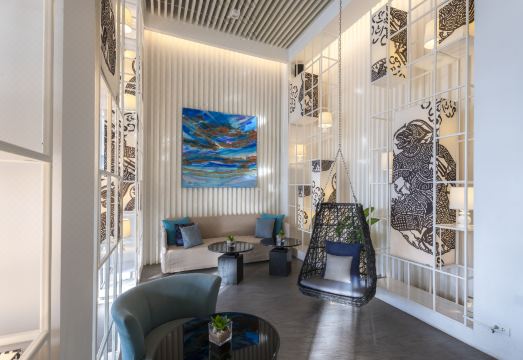 2. 더 나이 한 S..