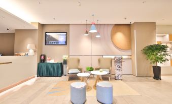 Homeinn Hotel (Changchun Quan'an Square Airport Bus Station)