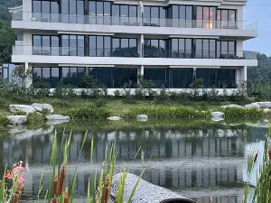 Chengdu Shiyu Forest Hotel