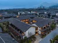Rezen (Nanzhuang Transfer Center Store, Dayuan Cultural Park, Jiuhua Mountain Scenic Area) Hotel a Qingyang