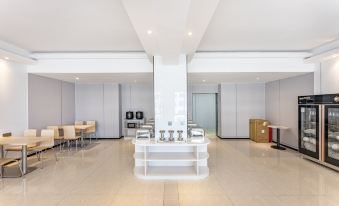 Zsmart Hotel (Foshan Green Island Lake Subway Station)