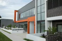 Amica Serviced Apartments Отели в г. Милторп