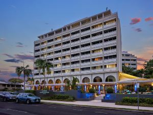 Cairns Harbourside Hotel