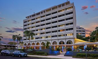 Cairns Harbourside Hotel