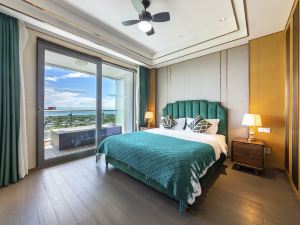 Dongze Seaview Holiday Apartment (Lingshui Xiangxiang Bay Branch)