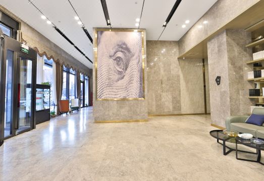 이쟈무 호텔 로비