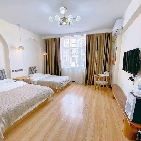 Colorful Danxia Hanyouju Hotel
