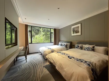 Changyang Bridge River Hotel