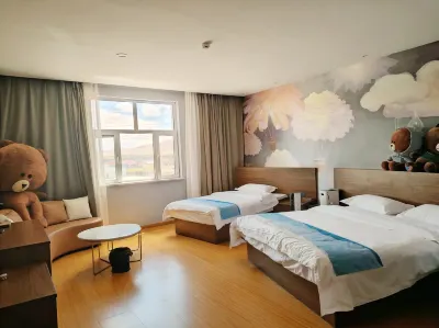 Cloudside Boutique Hotel Hotels near Tashikuergan Hongqilafu Airport