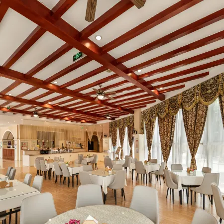 Oak Hotel (Sanxia guangchang Niujin Street) Отели рядом с достопримечательностью «CPC Chongqing Shapingba District Committee Party School»