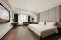 Urumqi High Speed Railway Station Jingkai Wanda Atour Hotel