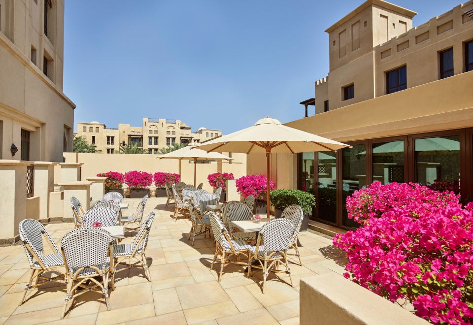 3. 더 헤리지티 호..