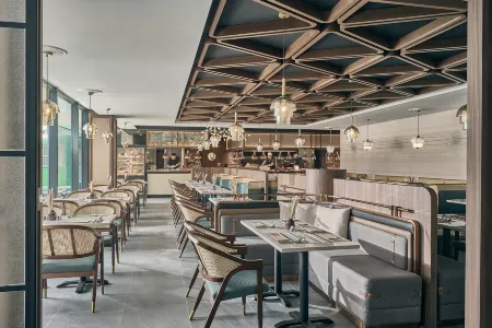 Mercure ICON Singapore City Centre Отели рядом с достопримечательностью «MBFC Tower 2»