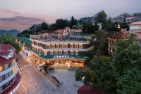 Lushan Tianhai Baitang Hotel(Guling Street Cableway Station Store) Hotel in zona Wulao Peak