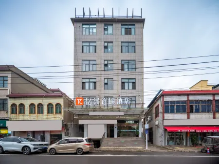 Yipai Chain Hotel (Qixian County Middle School Shop) Отели в г. Цисянь