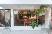 RedDoorz @ Recson Boracay Hostel Các khách sạn ở Aklan