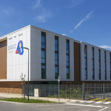 Hôtel Roi Soleil Prestige Plaisir - St Quentin