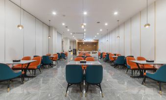 Starway Hotel (Korla Petrochemical Avenue Branch)