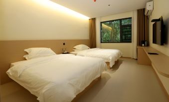 Liupanshui Yuetong Hotel (Liupanshui Normal University)