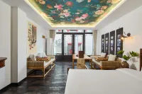 Floral Hotel·South Gate Street Hotel Hotels in Datong