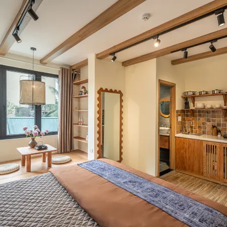 VEQUE French Quarter Residence Отели рядом с достопримечательностью «Тюрьма Хоало»