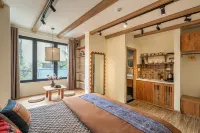 Amazing French VILLA/HK Lake/FREE Laundry