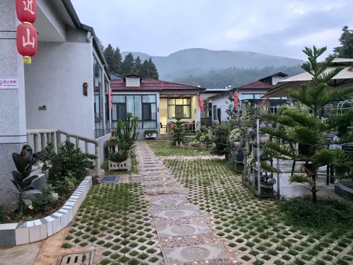 Close to the mountain homestay