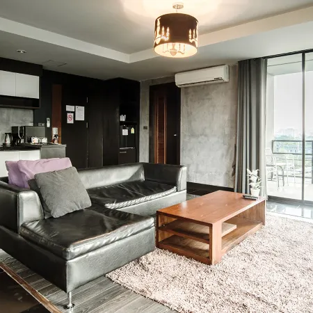 B2 Black Business and Budget Hotel Отели рядом с достопримечательностью «Ват Пратхат Дой Сутхеп»