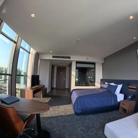 Grand La Vogue Hotel & Casino Отели рядом с достопримечательностью «Храм Ват Леу»