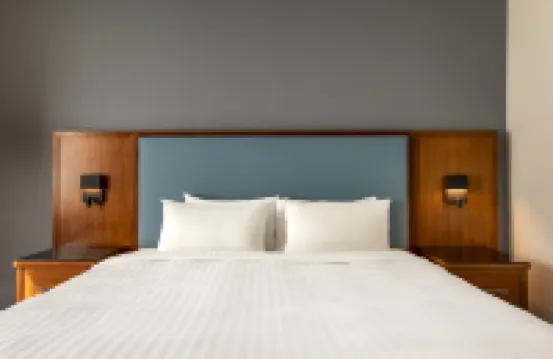 巴黎阿爾克伊萬怡酒店