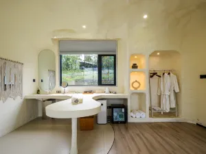 Floral Lux Hotel· Mianyang Yifang Huayu Homestay