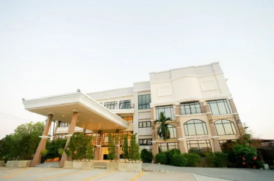 ซัมเมอร์ ทรี โฮเท็ล