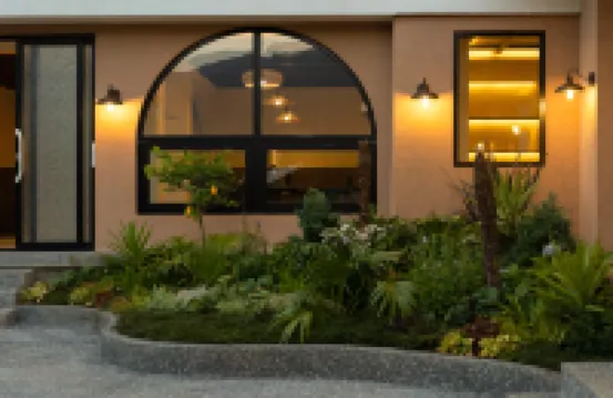 HOMESTAYPeshaguzhendian) Hotels near The Snow Capped Mountains Rose Manor