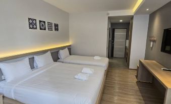 Prom Hotel