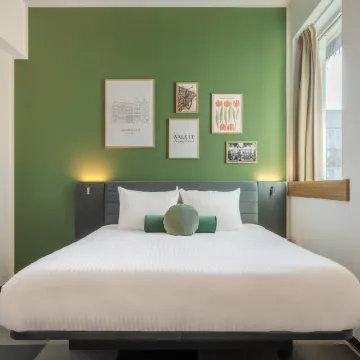 Maxhotel Amsterdam Airport Schiphol - Recently Renovated Отели в г. Хофддорп