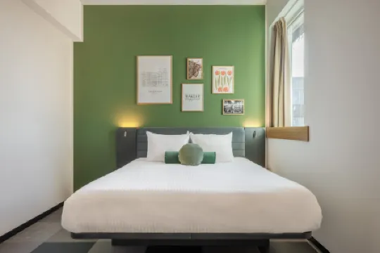 Maxhotel Amsterdam Airport Schiphol - Recently Renovated
