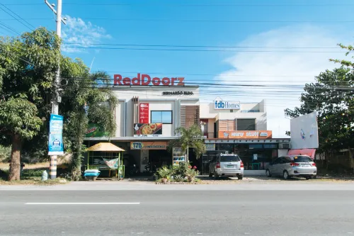 RedDoorz @ FDB Homes Nueva Ecija Hotel di Kota San Jose