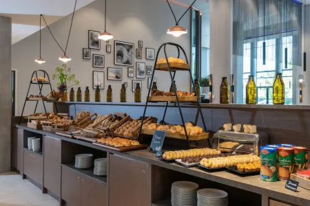 Leonardo Royal Hotel Amsterdam Отели рядом с достопримечательностью «Museum Vrolik»