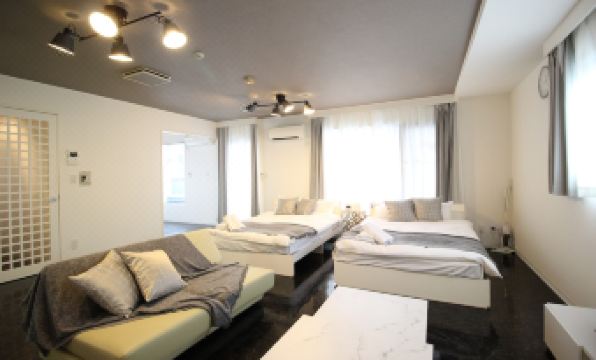 Atrium Deluxe Apartment - Self Check-In Only