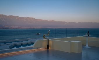 Zhibu Riverside Mountain View Villa (Dali Airport Erhai Branch)