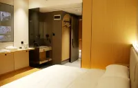愛費爾影院飯店 - 2 星級