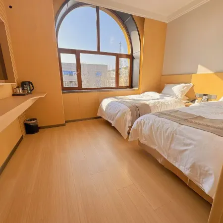 Dongxing Holiday Hotel