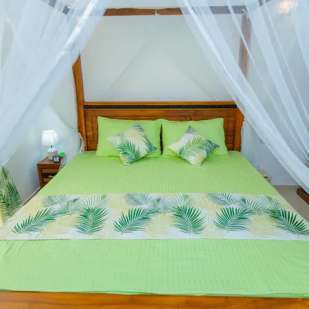 Green Retreat 2 Bedroom Hideout
