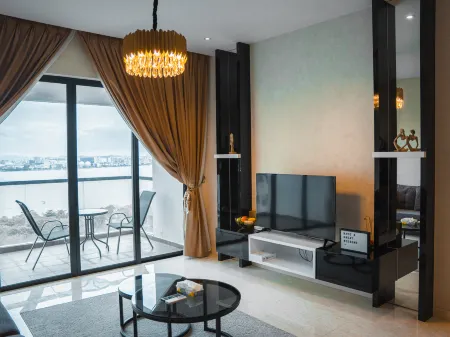 Epic Marina View 3BR Permas Bathtub & Seaview Отели в г. Plentong