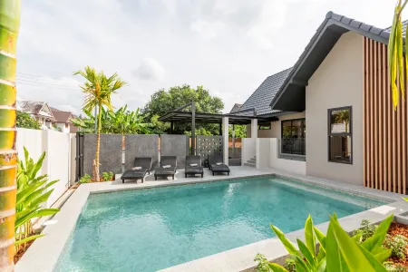 Hey! Lanna - Chic 3-Bedroom Oasis with Pool! Отели в г. Ханг Донг