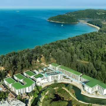 Kora Beach Resort Phuket Отели рядом с достопримечательностью «Пляж Наитхон»