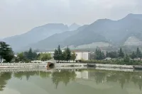Huajing International Hotel (Huashan Scenic Area)