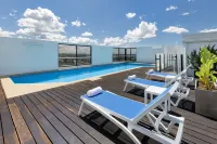 Hotel Grand Chancellor Brisbane - Pools