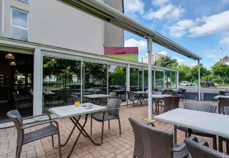 B&B Hotel Montbéliard-Sochaux Отели в г. Гранвилар