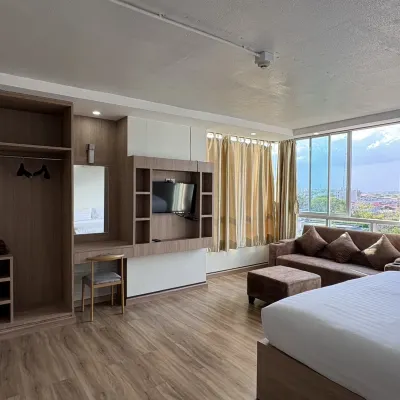 KM Kwanphayao Hotel Hotels near Phayao Lake